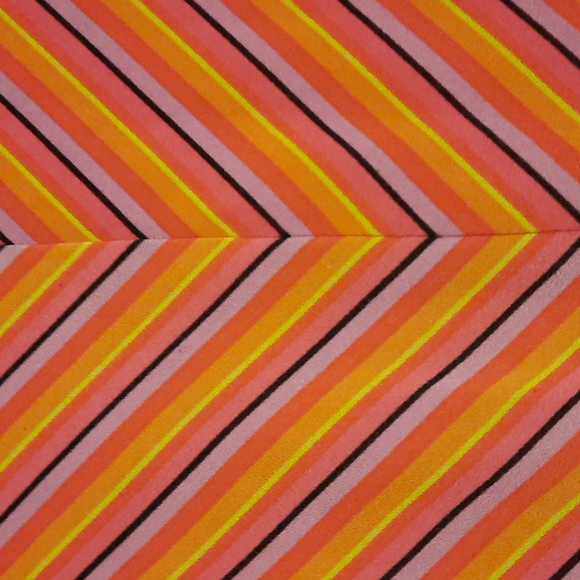 GUESS. - Picture 3 of 3